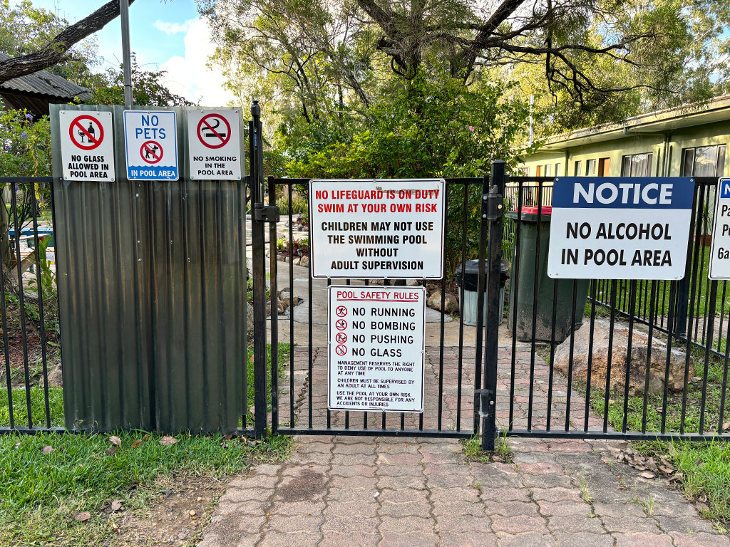 Innot Hot Springs - Signs