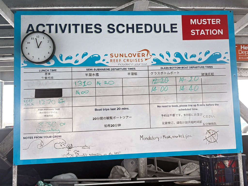 Moore Reef Pontoon Activity Schedule