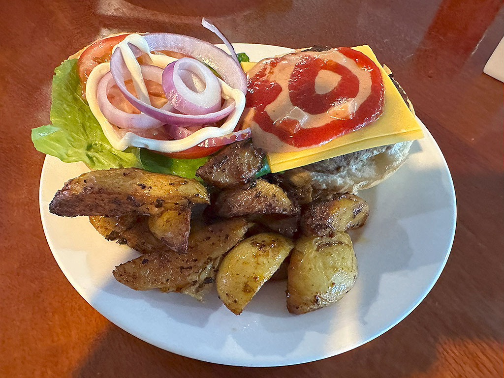 OceanQuest Review - Lunch