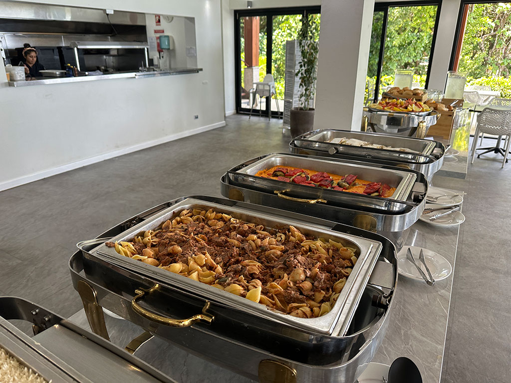 Sunlover  Reef & Fitzroy - Hot Food