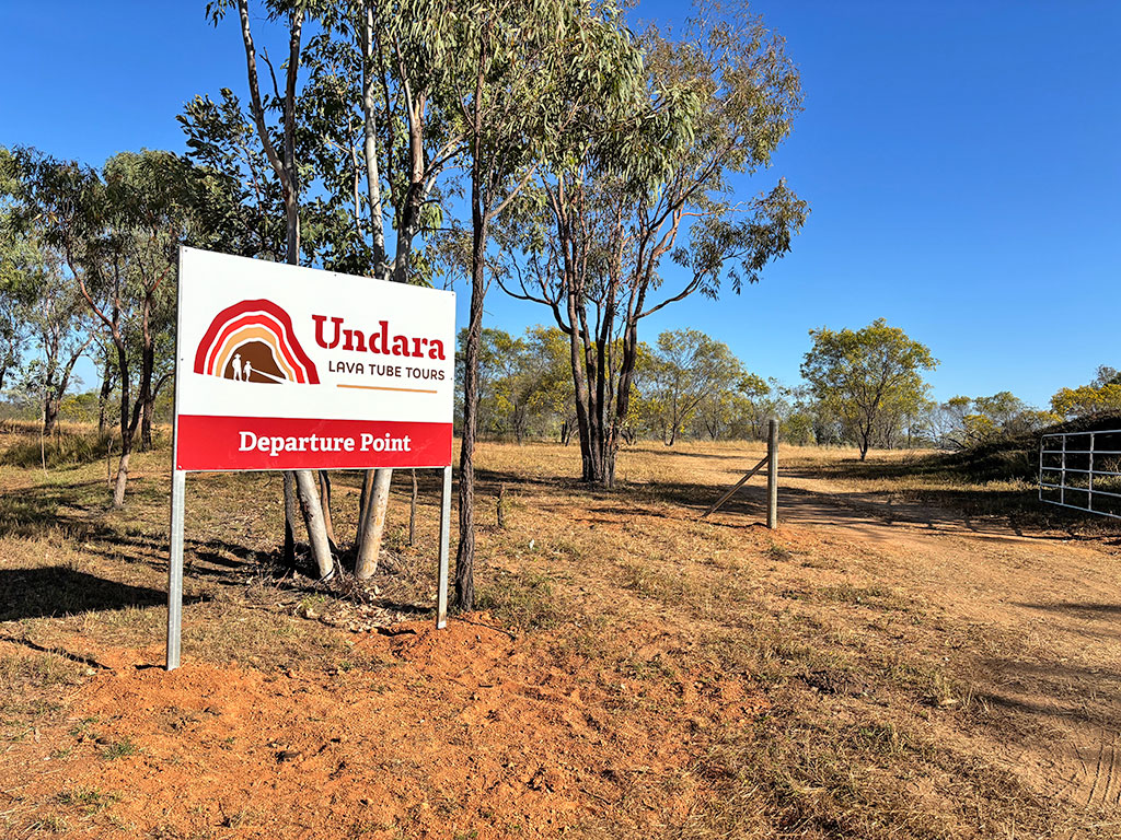 Undara Lava Tubes - Sign Where To Park